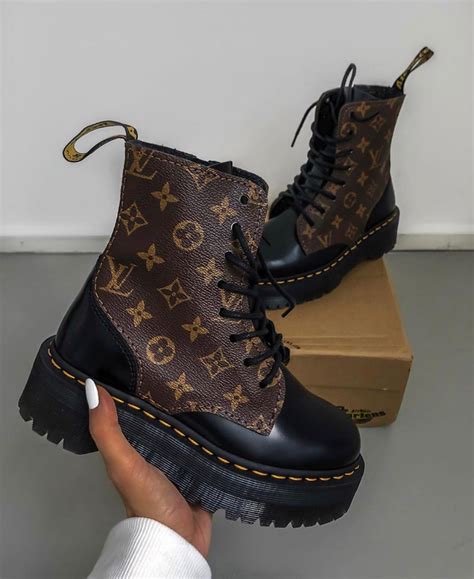 botas louis vuitton de mujer|louis vuitton boots women 2020.